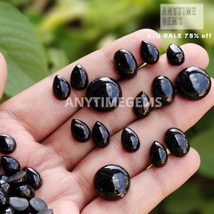 Cristal Nuummite raro com flashes coloridos, cabochões de Nuummite, lote a granel de Nuummite, pedra preciosa de Nuummite preta, pedra de Nuummite, cristal de Nuummite