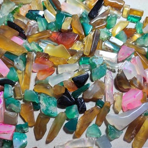 Mezcla de piedras naturales pulidas, ágatas surtidas, piedras preciosas y cristales pulidos a granel para joyería, envoltura de alambre, piedras preciosas curativas con cristales.