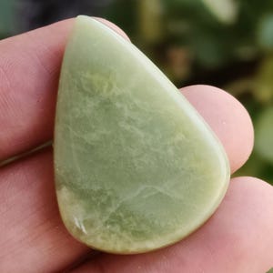 Cabochão de serpentina natural, cabochão de serpentina suave, pedra preciosa solta em forma de pêra, pedra preciosa solta de serpentina verde, serpentina polida #JJ