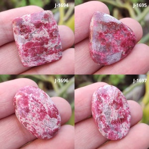 Cabochon di Thulite naturale, Pietra preziosa di Thulite rosa, Cristallo di Thulite, Pietra di Thulite sciolta, Forma mista Thulite, Gioielli Thulite, Creazione di gioielli