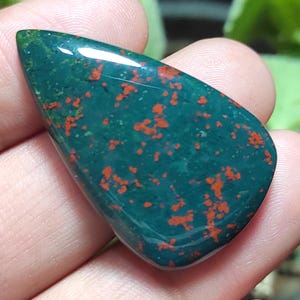 Cabochon di eliotropio naturale, cabochon di pendenti con eliotropio, pietra preziosa di eliotropio a forma di pera, eliotropio sfuso, prezzo all'ingrosso per gioielli