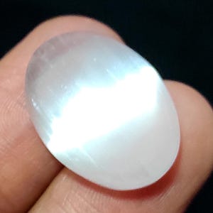 Natürlicher Selenit Cabochon, ovaler Selenit, auffälliger Selenit, Selenit Edelstein, glatter Selenit, Selenit Cabochon, AAA + Selenit Edelstein
