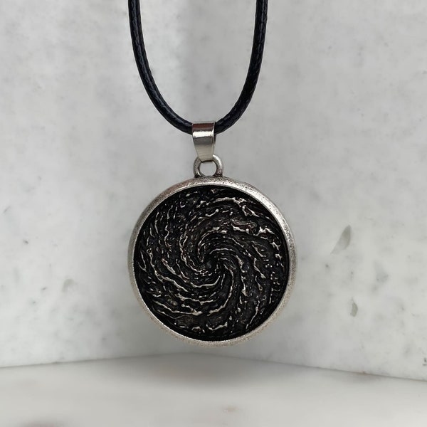 Chaos Amulet Necklace Occult Witch Jewelry For Protection Pagan Necklace Medallion Black Necklace for Metaphysical Protection and Rituals