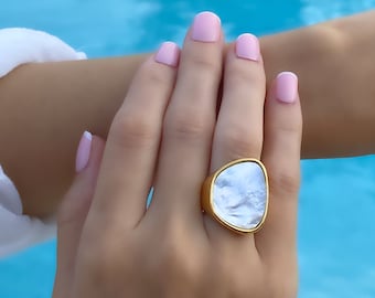 Chunky Ring Shell Rings Gold 18k Boho Jewelry, Modern Cool Ring For Women Large White Shell Ring Natural Tropical Ring Gift Unique Rings