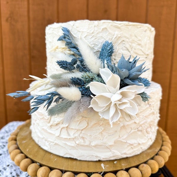 Boho cake flowers in light and dark dusty blue and white, for wedding, bridal/baby shower or birthday, soft Sola wood, dried flowers, pampas