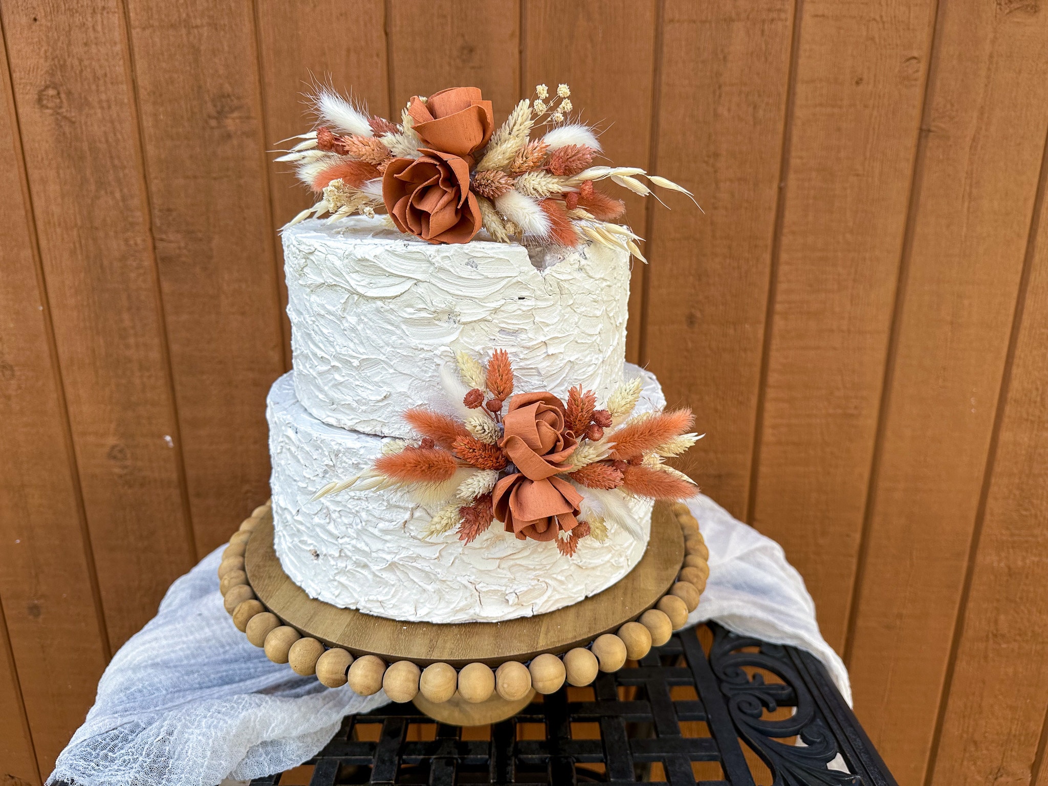 Adorno para tarta bohemio de terracota, marfil y blanco para bodas rústicas,  despedidas de soltera o cumpleaños - Madera sola, flores secas, pampas -  Etsy México, image size:2048x1536
