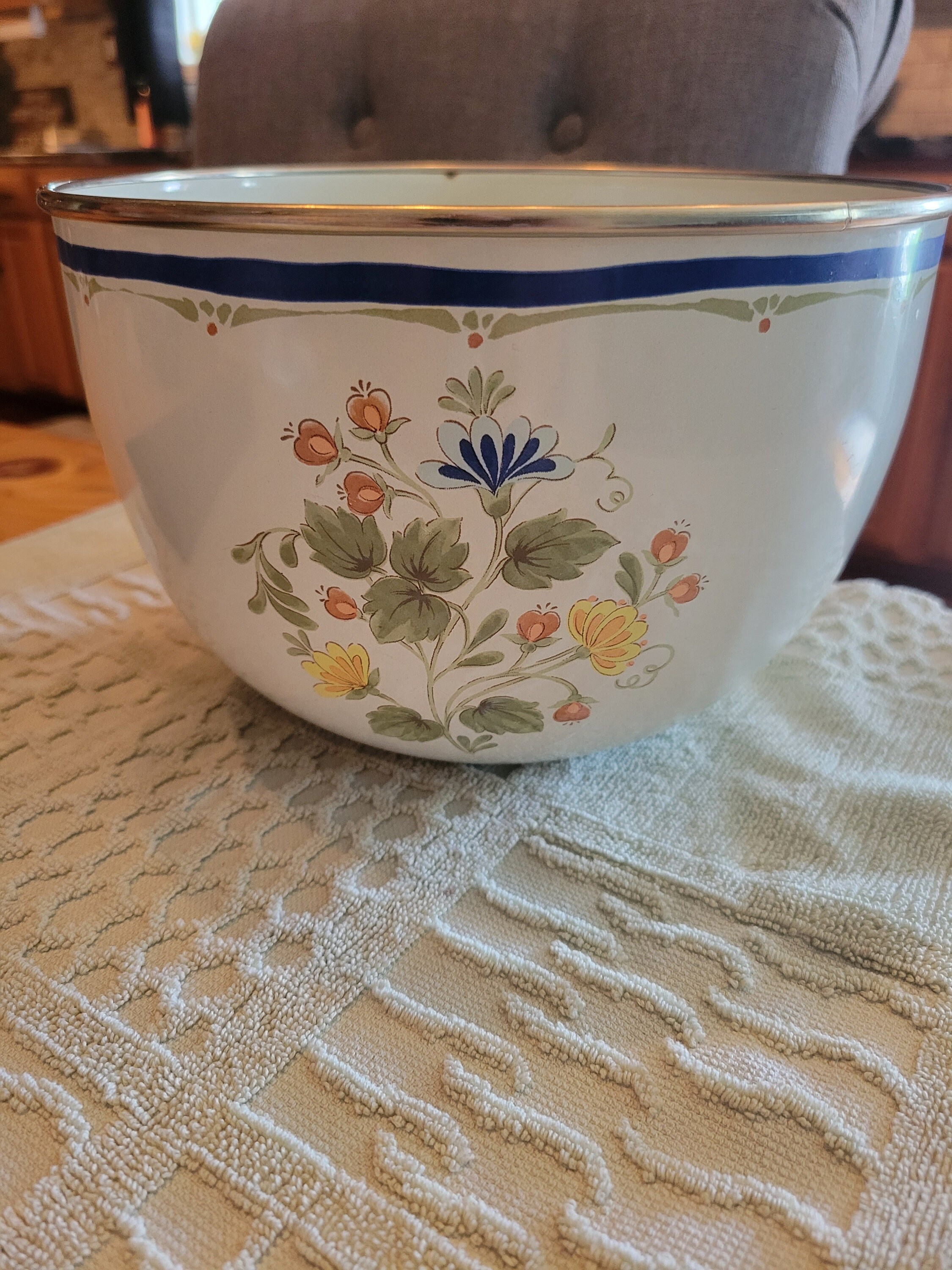 Vintage Kobe Porcelain Enamelware Mixing Bowl & Small Bowl with