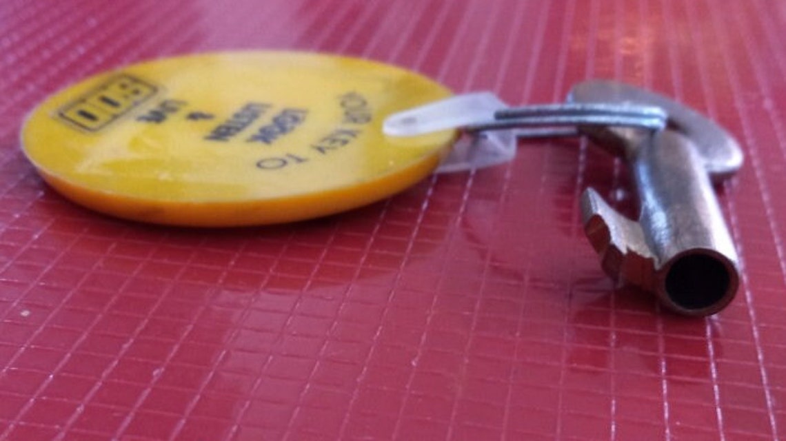 SOO LINE Brass Hollow Barrel Railroad Key & Key Ring ~ Free S/H #LU - Etsy