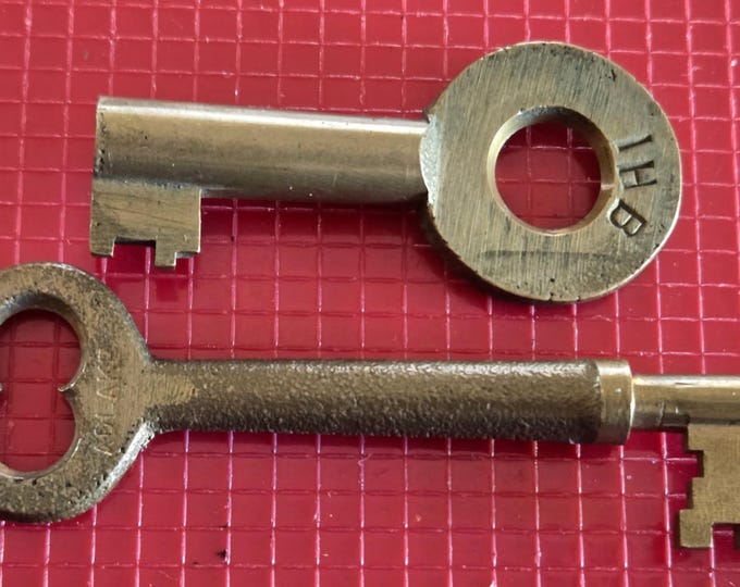 1 - IHB Brass Hollow Barrel Railroad Key and 1 - Brass Caboose Key ...