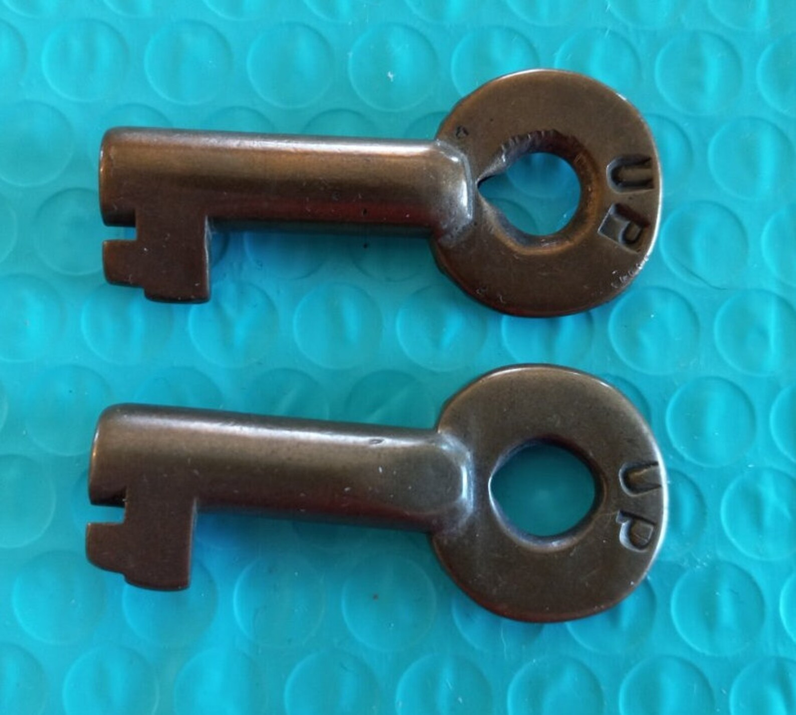 2 UP Brass Hollow Barrel Railroad Keys Free S/H ID Etsy