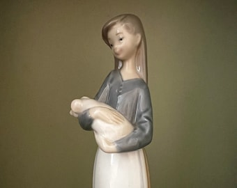 ヴィンテージ リヤドロ 子豚を連れた少女 磁器製フィギュア #1011