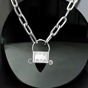Ethnic |Tuareg necklace | Moroccan tuareg | Traditional Berber desert silver jewelry | dangle tribal | Black stone necklace