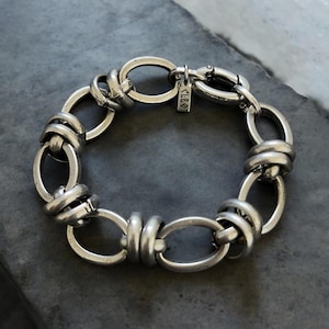 Bracciale massiccio / Bracciale in argento massiccio / Bracciale a maglie grandi / Bracciale a barilotto grande in stile retrò / Gioielli massicci
