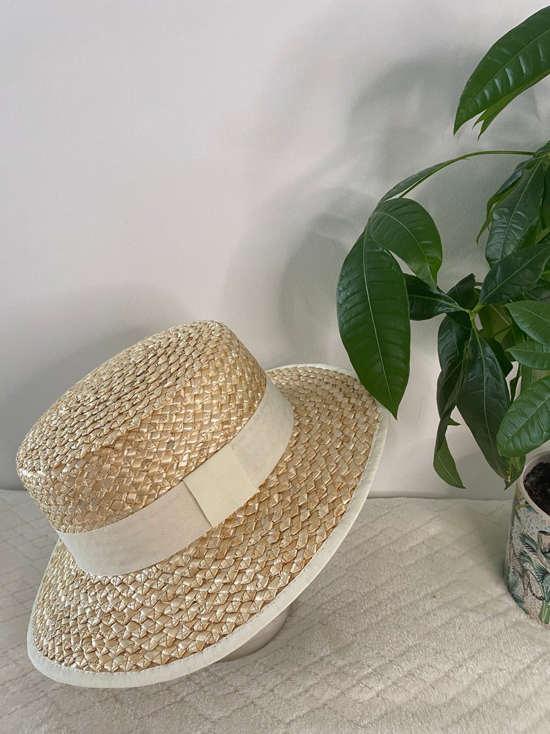 Elegante sombrero canotier de paja natural imagen 3