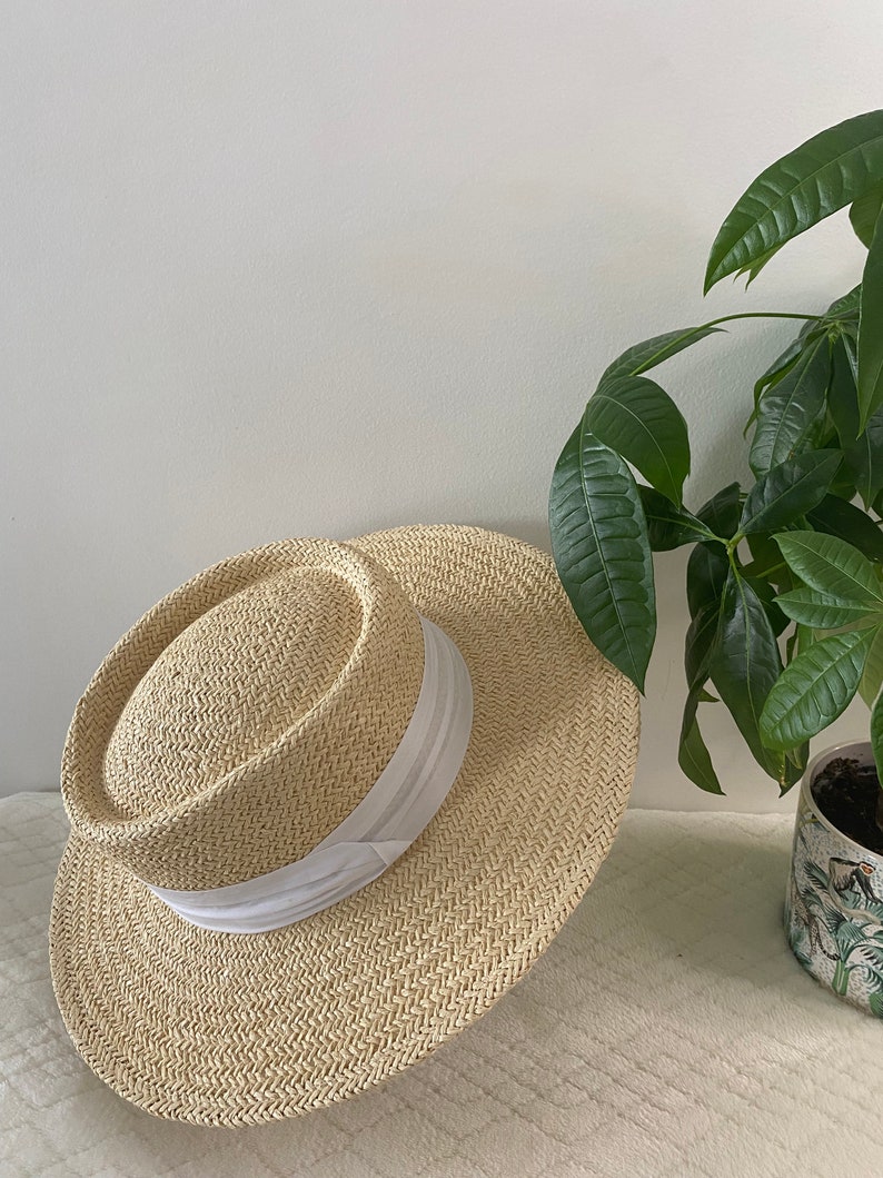 Elegante sombrero canotier de paja natural imagen 6