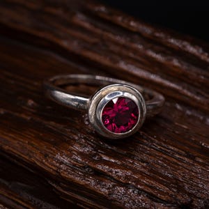 BRYDEMAR Ruby Ring – Sterling Silver 925 Minimalist Ring with Lab-Grown Ruby, Dainty Red Stone Ring for Women