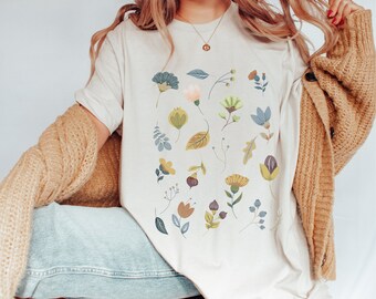 Scandinavian Floral TShirt, Boho Wildflowers Cottagecore Shirt, Oversized Vintage Botanical Tee, Floral Nature Shirt, Garden Lover Shirt