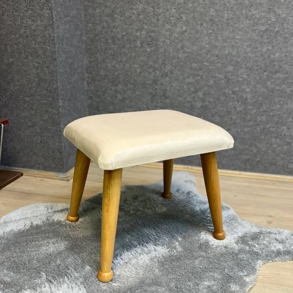 Taburete otomano beige: una adición suave y elegante a su sala de estar