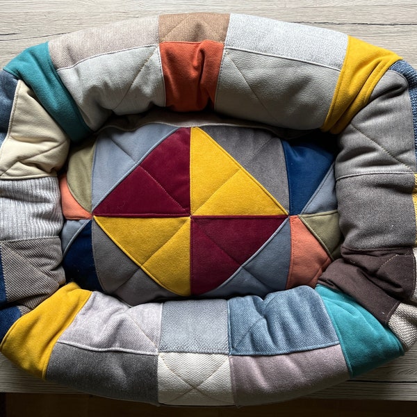 Hundebett/Katzenbett aus Patchwork, selbstgenäht