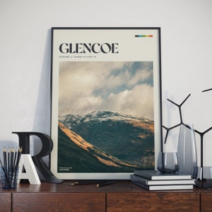 Glencoe - Poster retrò / Arte murale di montagna / Decorazioni per la casa / Regali per viaggiatori / Fotografia di viaggio vintage / Minimalista / Stampa di poster