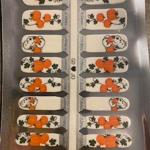 KIDS 100% Nail Wraps- Snoopy’s Pumpkins