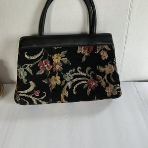 Vintage Floral Cotton Handbag Embroidered Fabric Tapestry Purse Kiss Lock Bag