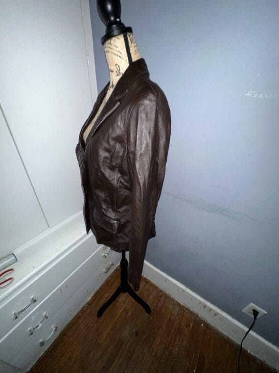 Jaclyn Smith Brown Leather Jacket Button Scallope… - image 3