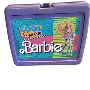 Fiambrera de plástico vintage de Barbie Cool Times de 1989 con termo