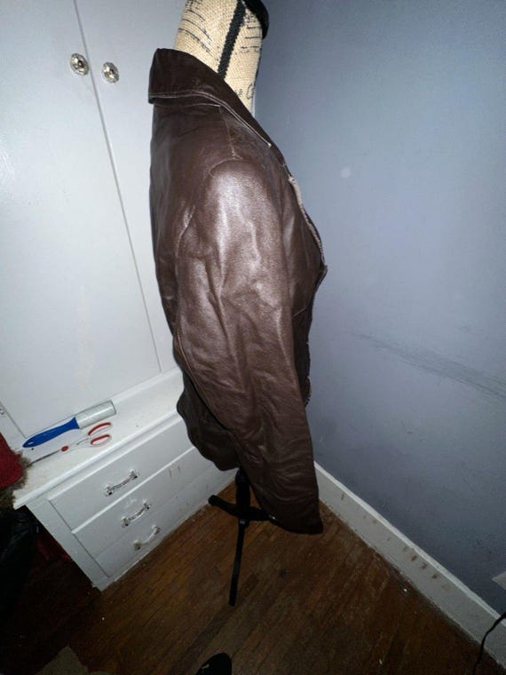 Jaclyn Smith Brown Leather Jacket Button Scallope… - image 5