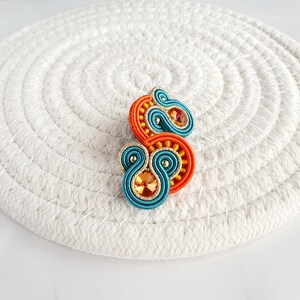 Türkisgrüne Ohrringe, Kleine Soutache Ohrringe, Orange Kristall Ohrstecker, Grün Gold Ohrstecker, Bunte Ohrstecker Bild 4