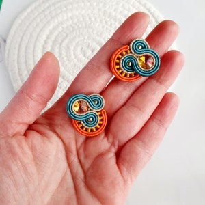 Türkisgrüne Ohrringe, Kleine Soutache Ohrringe, Orange Kristall Ohrstecker, Grün Gold Ohrstecker, Bunte Ohrstecker Bild 8