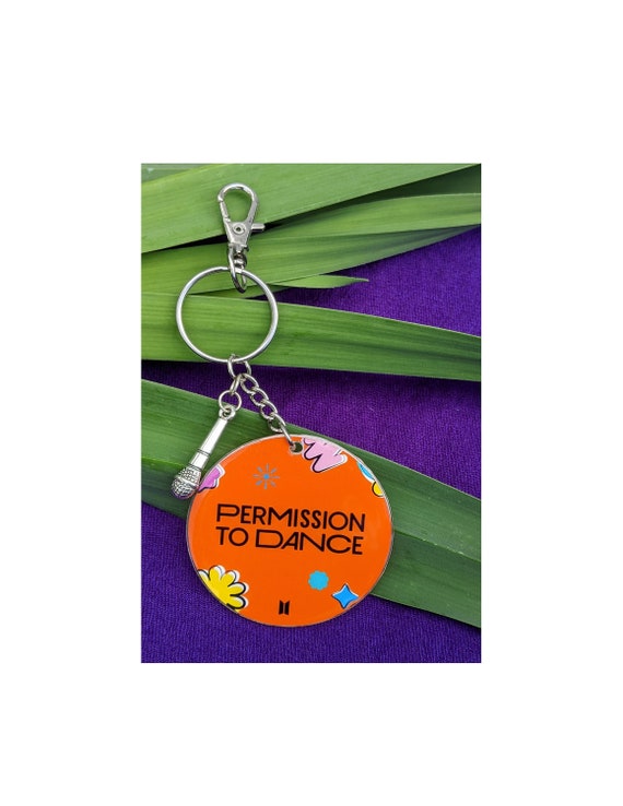 最新の激安 BTS Permission to Dance Keychain, BTS PTD Keychain, Bts アイドル