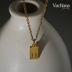 Collar con minietiqueta personalizada