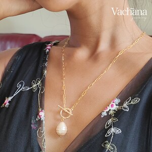 Vachana - Electroplate Shell T Bar Paperclip Chain Necklace