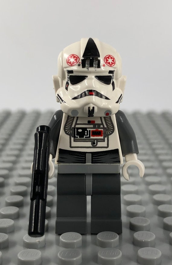 Star Wars AT AT Driver 10178 Red Imperial Minifigure Genuine LEGO