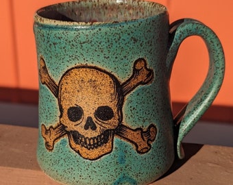 Skull and crossbones mug matte turquoise