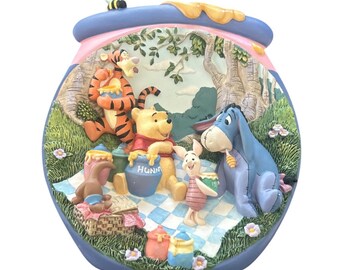 Bradford Disney Winnie de Pooh verzamelbord blauw 3D Poohish Sort Picnic Vintage