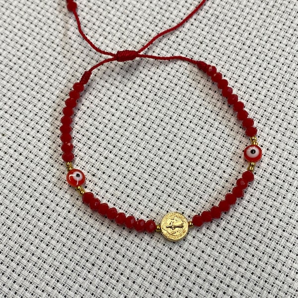 Pulsera roja ajustable con ojo turco y medalla de san Benito, adjustable red evil eye bracelet and San Benito charm, pulsera para proteccion