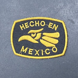 Hecho en Mexico embroidered iron on patch- parche pegable con calor- parche hecho en mexico bordado para ropa-Mexico made-escudo mexicano