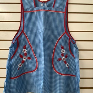 Mandil Mexicano bordado con flores, Mexican embroidered apron with pockets, Mandil Mexicano bordado con bolsillos, Mexican Pinafore  Apron