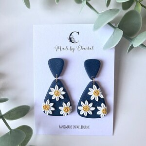 Pink daisy earrings, Polymer clay earrings, clay earrings, earrings, handcrafted earrings, handmade earrings, floral earrings