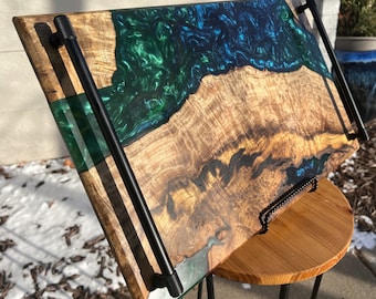 Earthscape - Myrtlewood and Epoxy Serving Tray