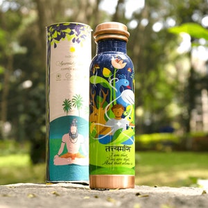 Sarveda Ayurvedic Pure Copper Bottle Handcrafted with Artwork for Yogis & Health Conscious People