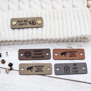 Aangepaste labels van 2,25 x 0,85 inch voor breiwerk, gehaakte labels, labels van imitatieleer voor handgemaakte items, leren labels met CHICAGO-klinknagels