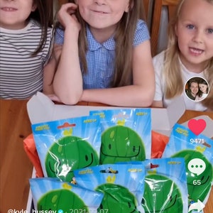 Product Review Video/Unboxing Video - Used by Tu Clothing, Glamify Kids, East Bakehouse, Cats Versus Pickles, WHSmith and more!