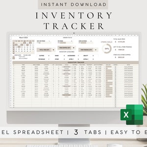 Op de afbeelding: Een computerscherm dat een Excel-spreadsheet weergeeft met een bruin en wit kleurenschema. De spreadsheet heeft de titel "Inventory Tracker" en bevat een kalender, een lijst met items en een grafiek. De tekst "March 2023" is zichtbaar in de linkerbovenhoek van de spreadsheet. De tekst "EXCEL SPREADSHEET | 3 TABS | EASY TO EDIT" is zichtbaar onder het computerscherm.