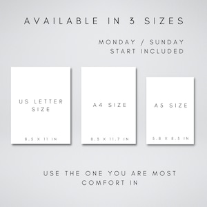 K&ouml;nnte beinhalten: Drei wei&szlig;e Karten mit schwarzem Text, die die verschiedenen Gr&ouml;&szlig;en f&uuml;r einen druckbaren Planer zeigen: US Letter (8,5 x 11 Zoll), A4 (8,3 x 11,7 Zoll) und A5 (5,8 x 8,3 Zoll). Der Text "Monday / Sunday Start Included" befindet sich oben im Bild.