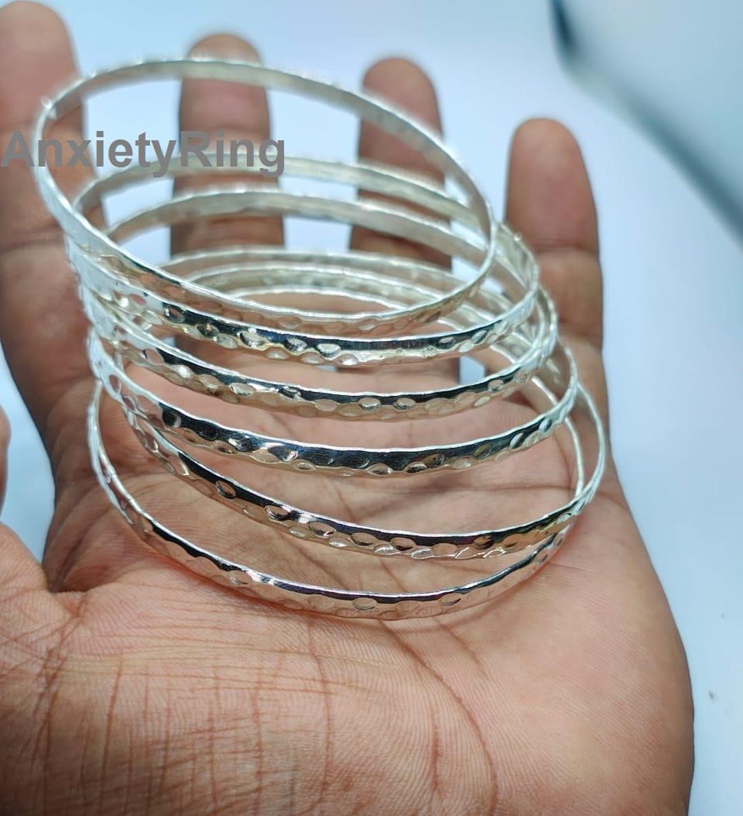 アクセサリー KETO silver bangle Handcrafted Hammered Sterling Silver Bangle Set - Elegant