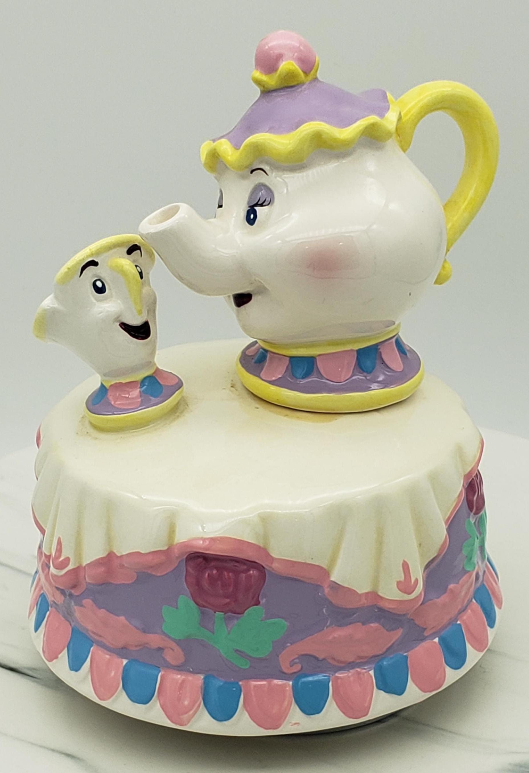 美女と野獣　チップ　オルゴール　陶器 希少なヴィンテージディズニーの美女と野獣のポット夫人とチップの磁器