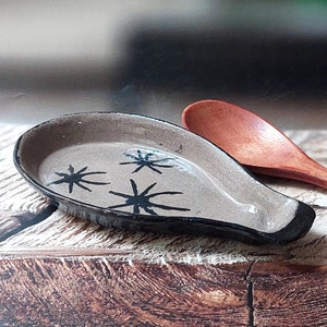 small spoon holder, ceramic spoon holder, ceramic spoon rest, ceramic spoon plate,pottery spoon rest, small spoon rest,